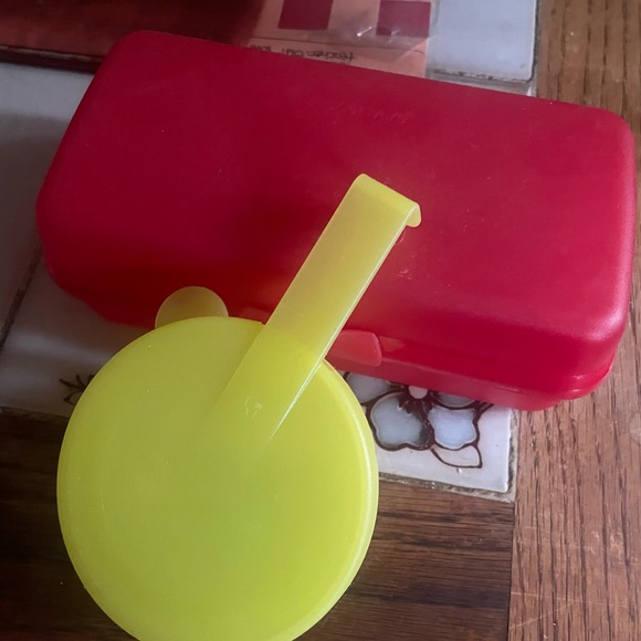 Hoagie and Onion keeper.  Like new condition. - Picture 3 of 3